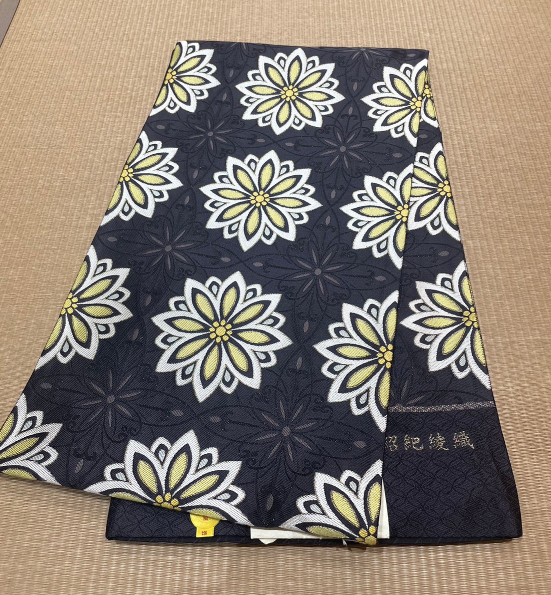 袋帯 西陣辻梅機業 紹巴綾織 黒黄色洋花 [hukuroobi008]