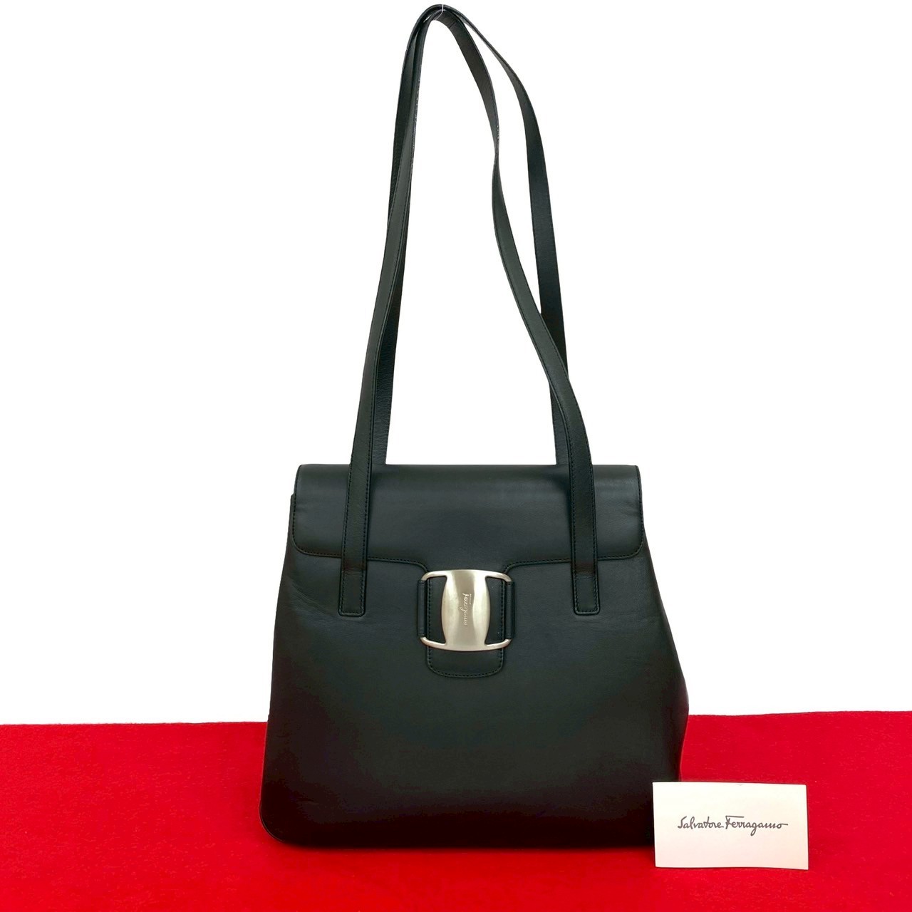 ヴァラ 金具ショルダーバッグ レザー ブラック 28713