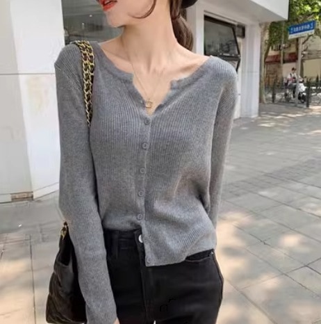 レディース トップス ニット カーディガン 長袖 キーネック ストレート 前開き ボタン リブニット 大人可愛い きれいめ シンプル 上品 おしゃれ ガーリー クール 無地オルチャン 20代 こなれ感