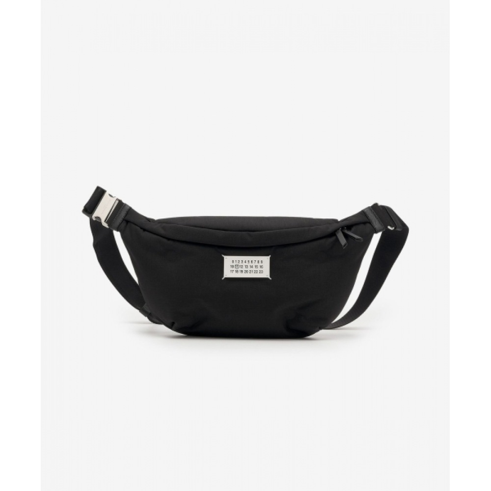 MAISON MARGIELA グラムスラムベルト付きクロスボディバッグ-ブラック/SB1WB0007P1511T8013