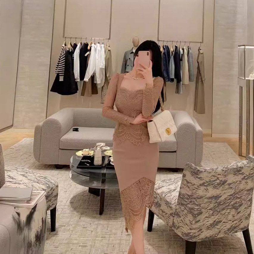 春の気質の高級スリムティーブレイクウエストレーストップヒップスカートツーピーススーツ