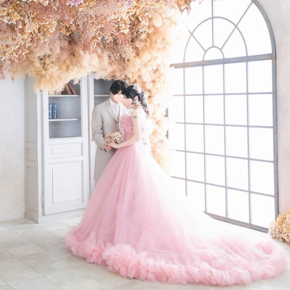 実例写真！ カラードレス ピンク ソフトチュール オフショルダー 結婚式/披露宴 プリンセスライン 華やかなトレーン