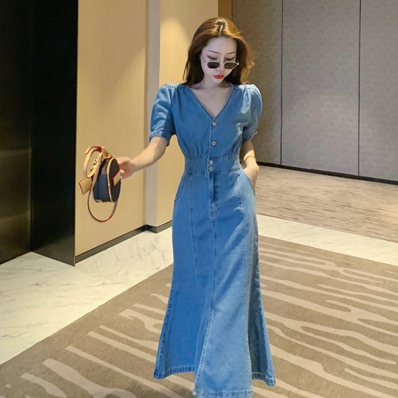 ワンピース レディース パフスリーブ デニム 青 ミモレ ロング 半袖 Vネック Aライン ウエストマーク ボタン ポケット 大人可愛い きれいめ シンプル カジュアル お出かけ デート S M L