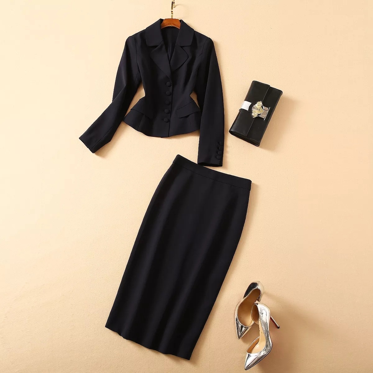 2点セット セットアップ 上下セット スーツ ジャケット ミディアム丈 長袖 襟付き 前開き デザインボタン ウエストマーク ポケット スカート ミディアム丈スカート バックスリット かわいい