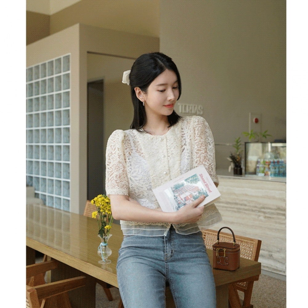 クリック＆ファニーモリーンレースブラウス