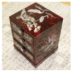 ギフトセット gift set/福袋 /螺鈿(らでん)飾り/韓国の工芸品/らでん飾り塗り物/記念品 /祝い返しやお返し品にも！螺鈿宝石箱 かどうかを3段の引き出しの宝石箱