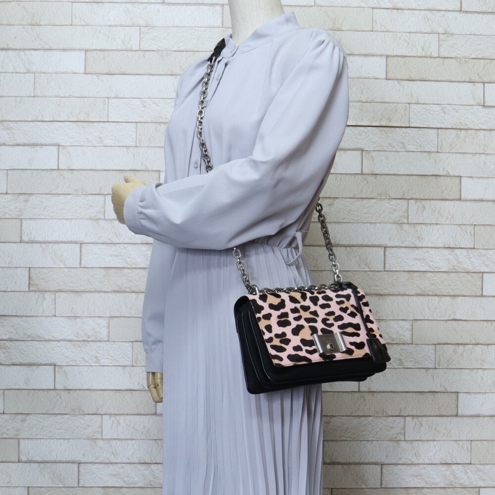 プラダ レオパード柄チェーンショルダー ショルダーバッグ ハラコ 1BD009 ピンク PRADA 中古