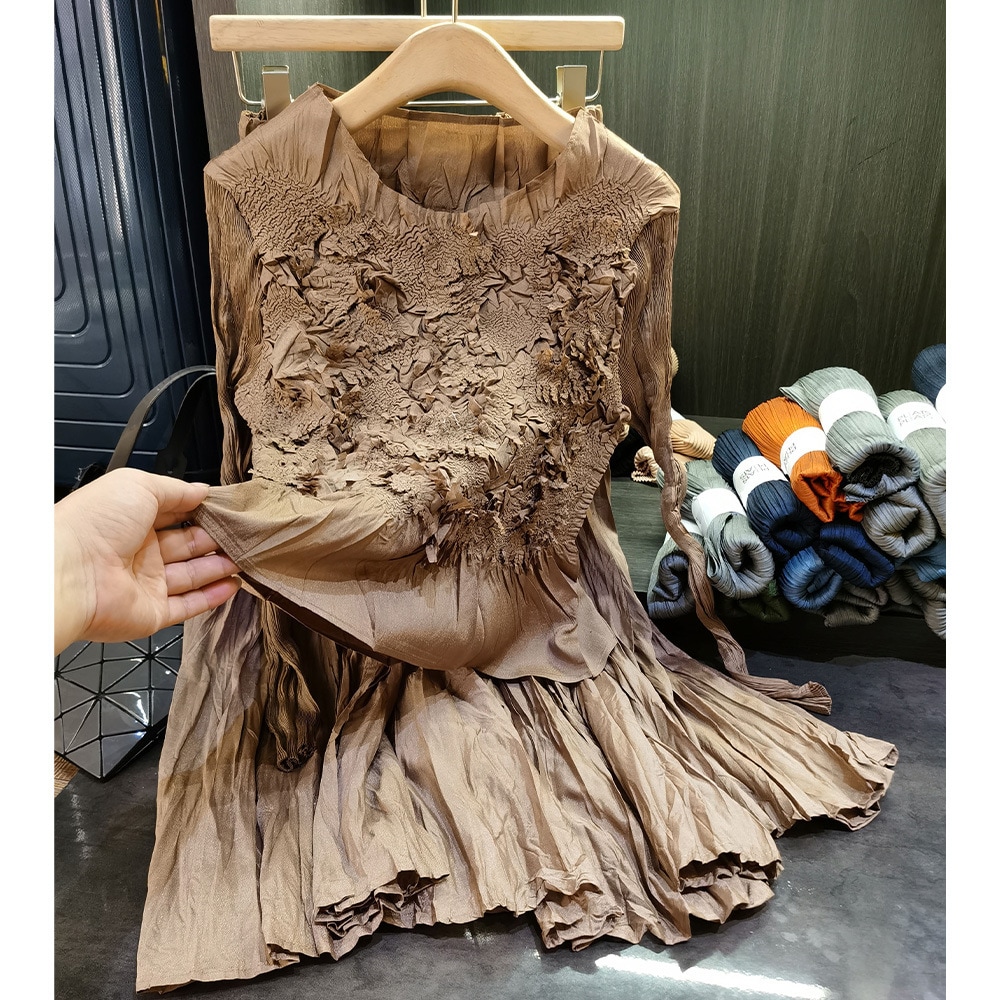 手作りの花のしわの上着の半身のスカートの2つのセットの気質のファッションのスーツの秋
