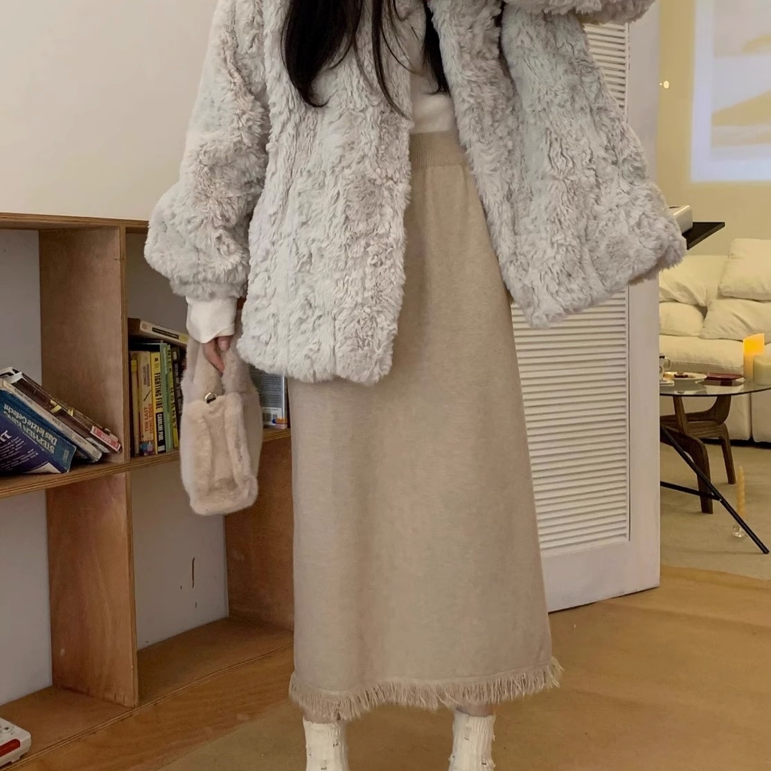 ボトムス スカート ロングスカート ハイウエスト ウエストゴム タッセル Aライン かわいい 大人可愛い きれいめ シンプル 上品 おしゃれ かっこいい カジュアル こなれ感 個性的 主役級 存在感