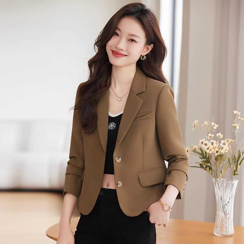 女性用 ブラウン ショート丈 ジャケット テーラード 入学式 ママ 婦人服 高級感 春秋 カジュアル スタイリッシュ ブレザー 通勤 おしゃれ きれいめ