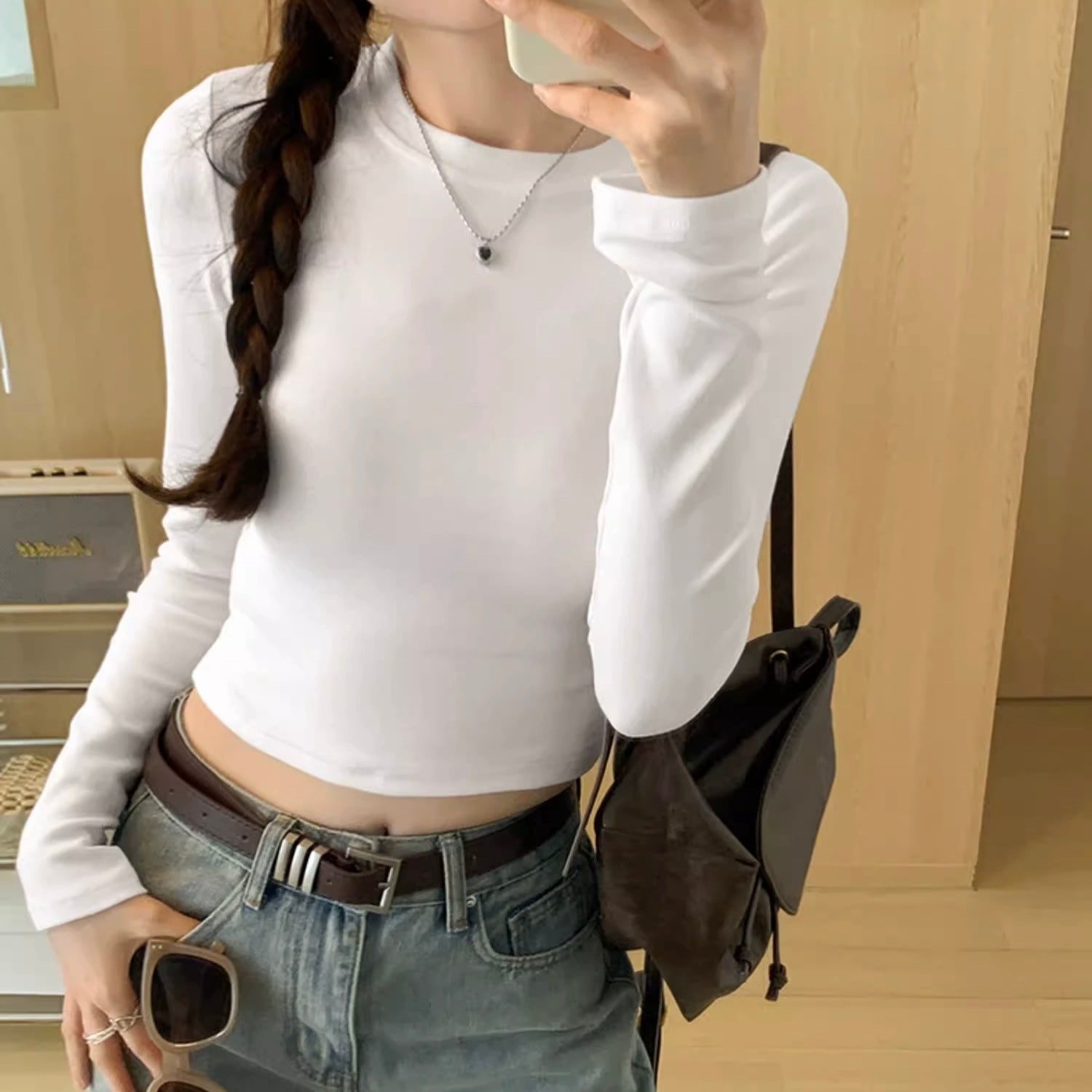 レディース トップス カットソー ショート丈 長袖 ラウンドネック 細身 プルオーバー 薄手 大人可愛い きれいめ シンプル 上品 お洒落 かっこいい 20代 オルチャン 無地 こなれ感 お出かけ 春