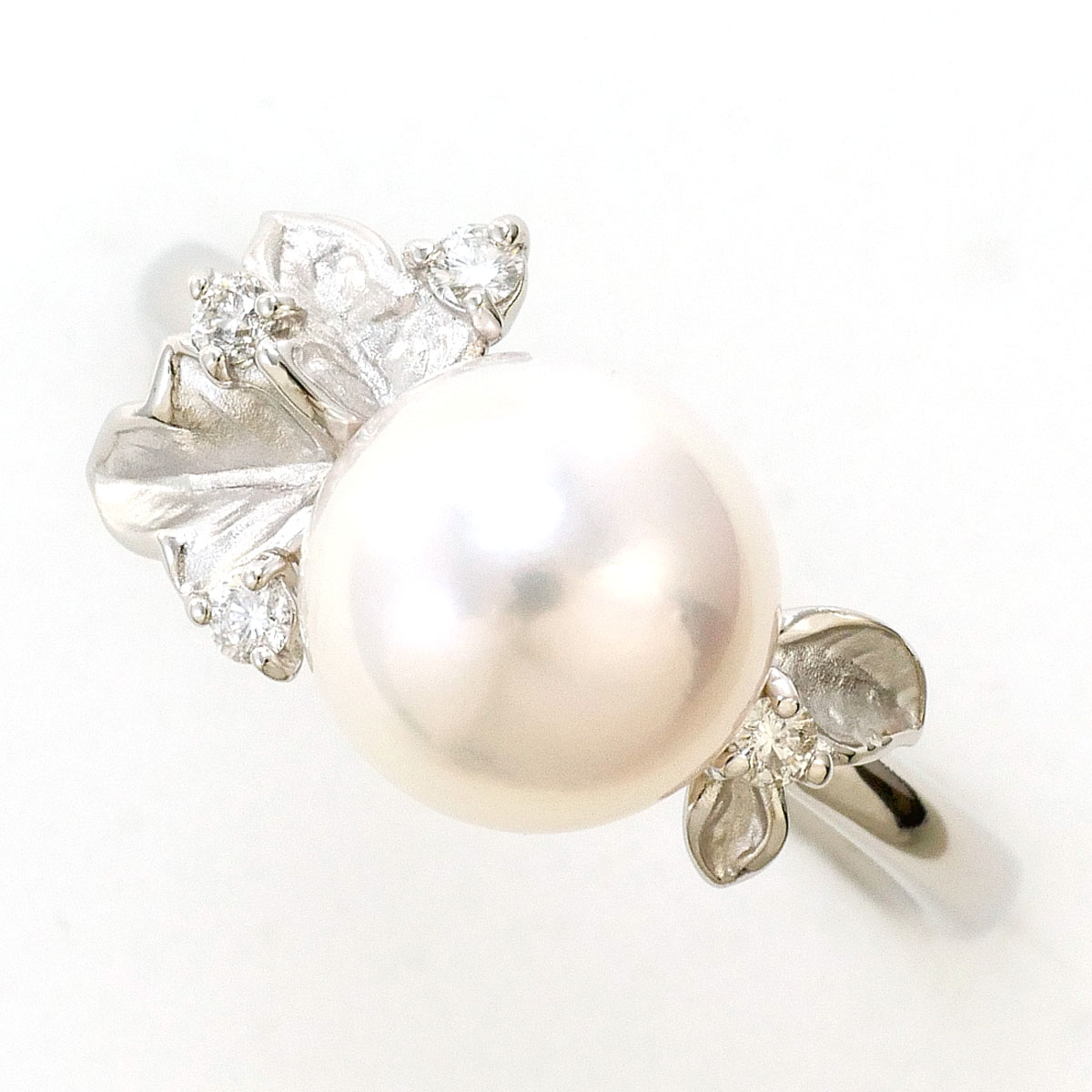 PT900 プラチナ リング・指輪 9号 パール（真珠） ダイヤモンド 0.06 ct 総重量約4.3g 中古