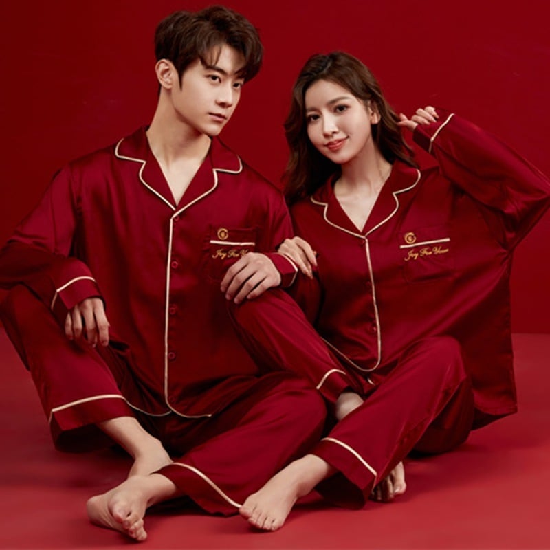 プレミアムカップルパジャマロングアイスシルクカラーセットアウターに 誕生年にぴったり新しいスタイルの春と秋のツーピースセット