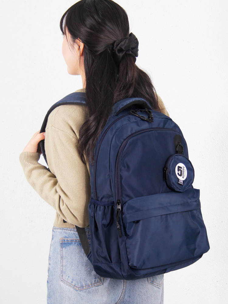 カジュアル男女共用学生バッグ旅行 シンプルな黒外出10代20代 スポーティな学生のバックパックデイリーバックパック