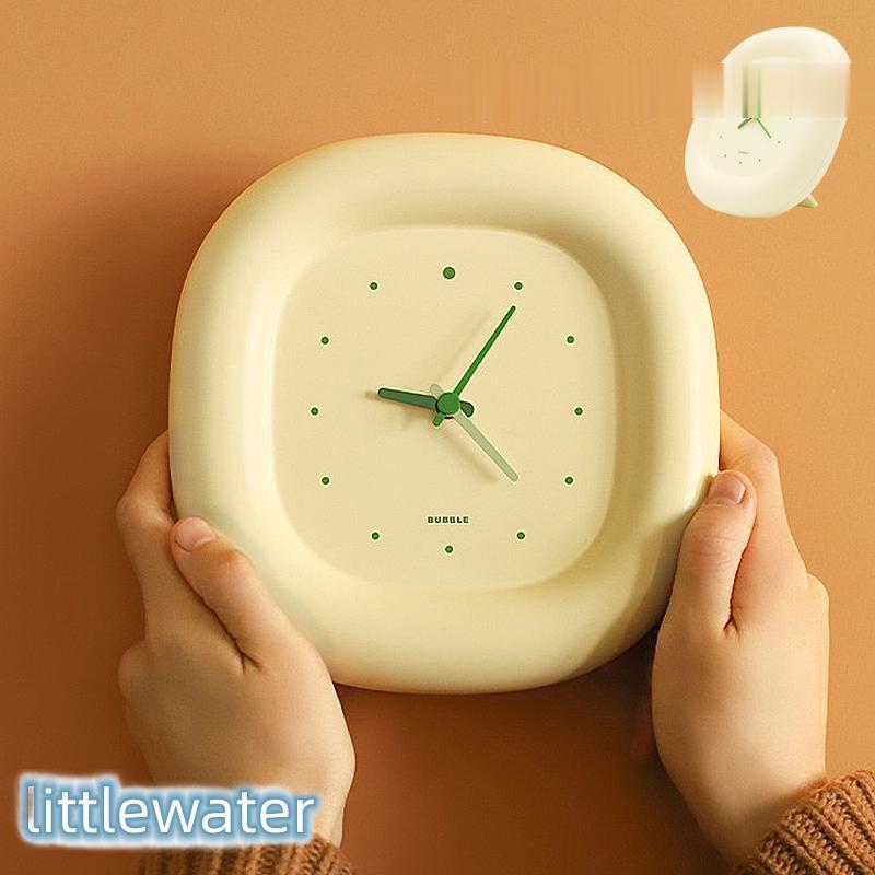 3点ご購入で2oo円OFF壁掛け時計 電波 オシャレ 掛け時計 北欧 おしゃれ デジタル時計 静音 水玉アートクロック 石英時計 軽量 バブル型時計 小型 シンプル ギフト 高精度 掛置兼用