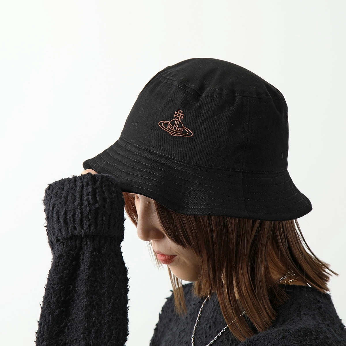Vivienne Westwood ヴィヴィアンウエストウッド バケットハット 81020009-W00DD-OL レディース オーブ刺繍 コットン 帽子 N401/BLACK