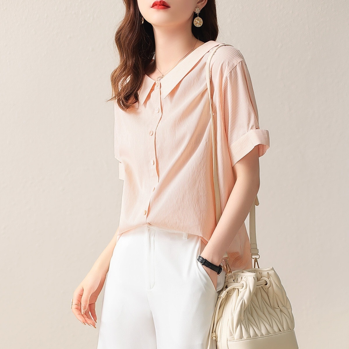春ストライプ柄トップス 半袖ストライプシャツ カジュアルシャツ シャツ ブラウス 袖あり 半袖 5分袖 五分袖 Vネック 襟付き スリム ストレート Iライン スマート フリル 前開き かわいい