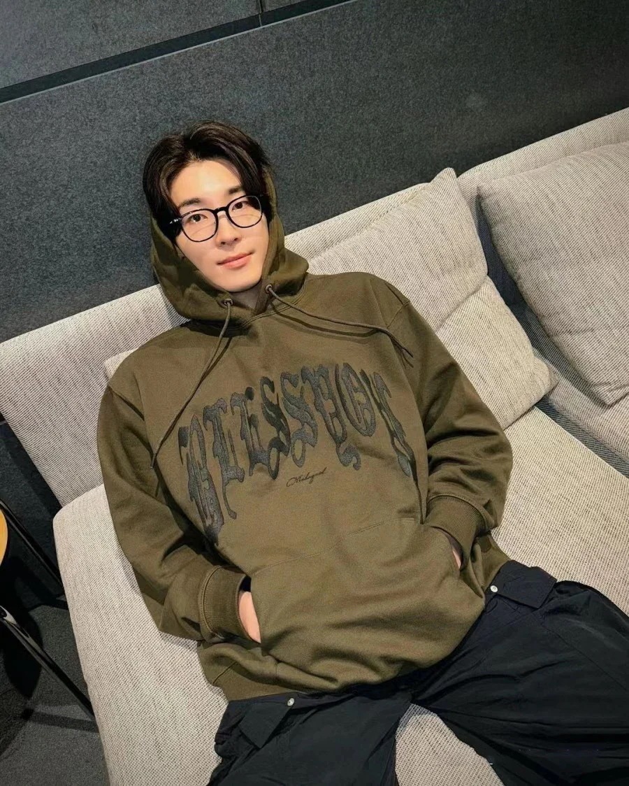 WONWOO特大カップル春秋トップスとジャケット2枚購入でカード1パスケース