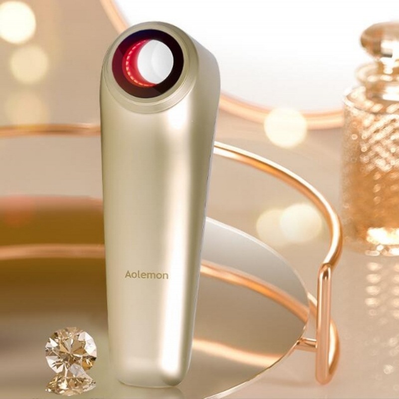 サファイア光美顔器 美顔器 ～冷温ミルク光でエステ級ホームケア～ 医薬部外品 ミルク光美顔器 サファイアクール＆ホット 光美容器 ルミエール 冷温Wモード