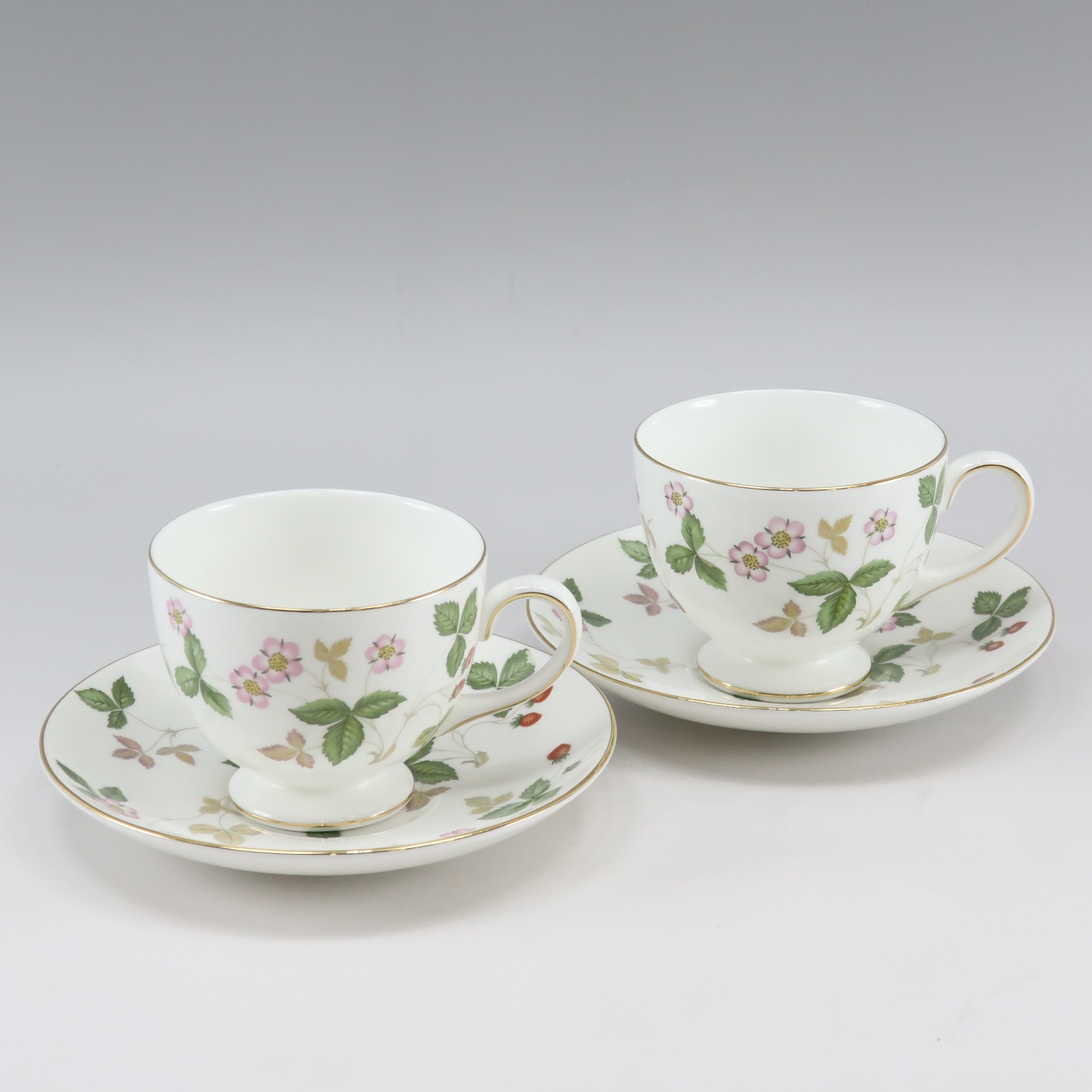 ワイルドストロベリー カップ&ソーサー×2 食器 ポーセリン _ 中古品