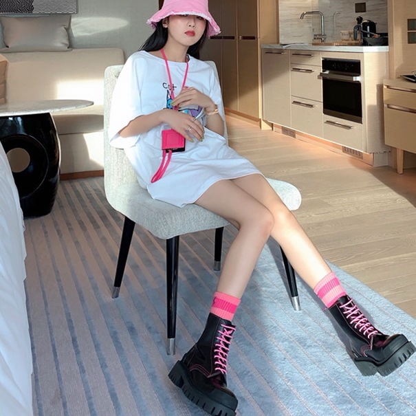 厚底マーチン ショートブーツ 厚底 ラウンドトゥ 歩きやすい 履きやすい 走れる 美脚 かわいい 大人可愛い カジュアル おしゃれ かっこいい ガーリー スポーティー ボーイッシュ ラフ ルーズ