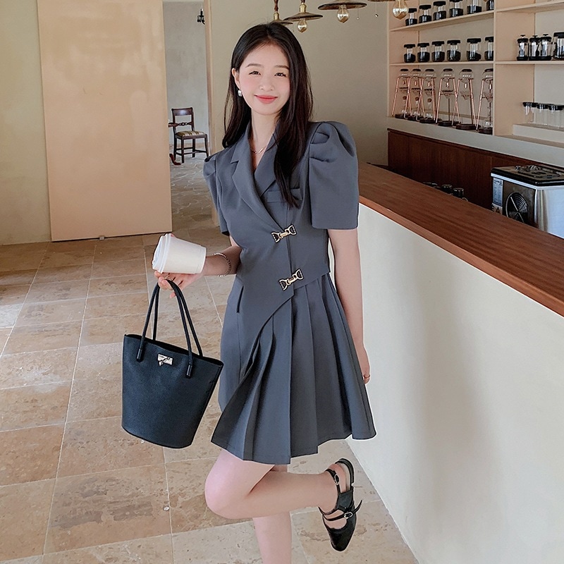 グレーフレンチデザインスーツドレス2024夏女性用スモールウエストイレギュラープリーツドレス