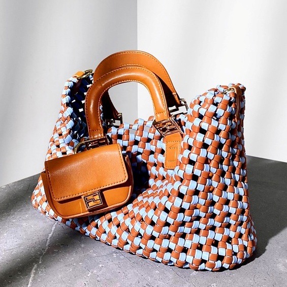 バッグ かばん 鞄 レディースバッグ ハンドバッグ ショルダーバッグ インナーバッグ ショルダーストラップ 便利 大容量 かわいい 大人可愛い きれいめ シンプル カジュアル 大人 上品 おしゃれ