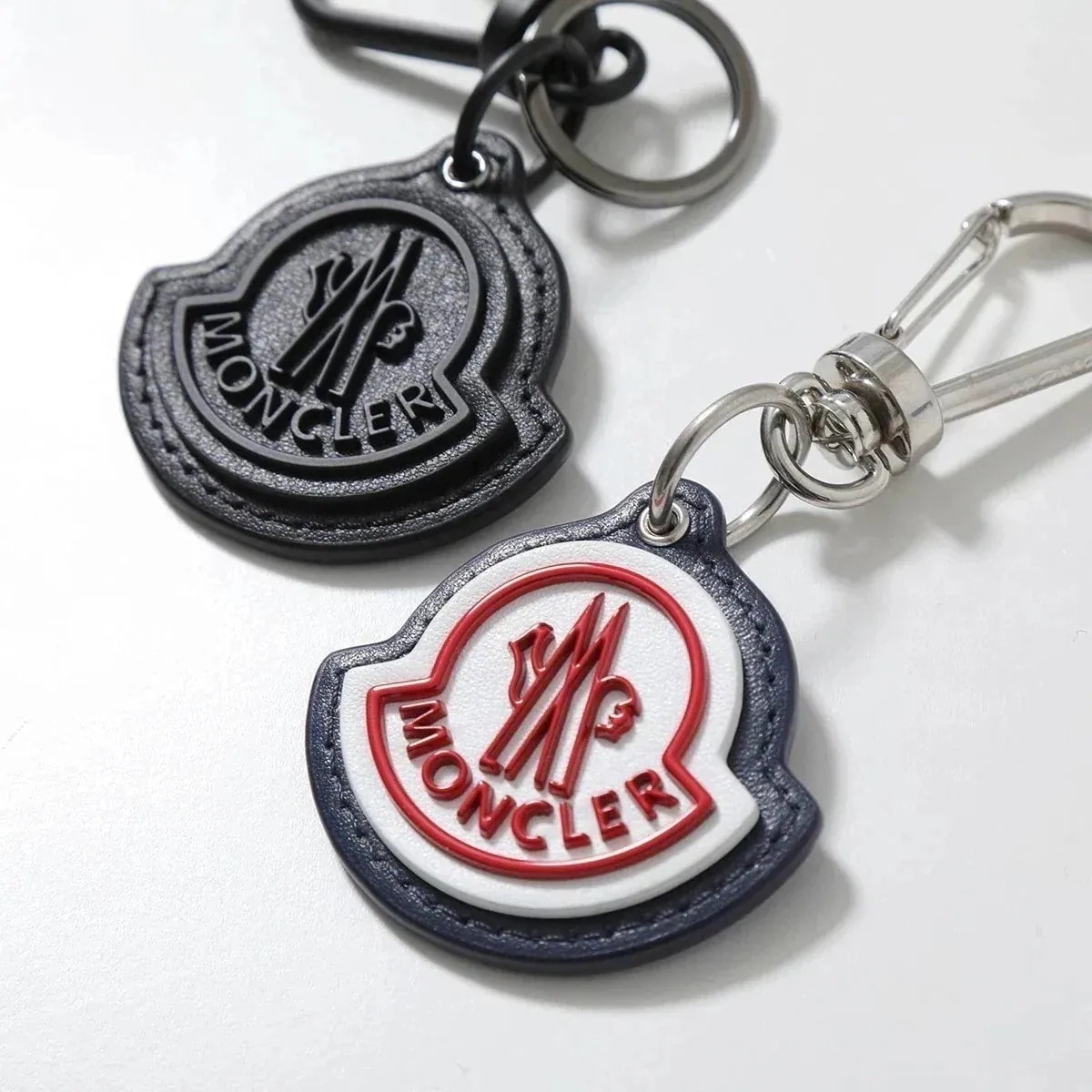 MONCLER モンクレール キーリング KEY RING 6F00003 M2489 メンズ キーホルダー バッグチャーム 立体アイコンロゴ カラー2色