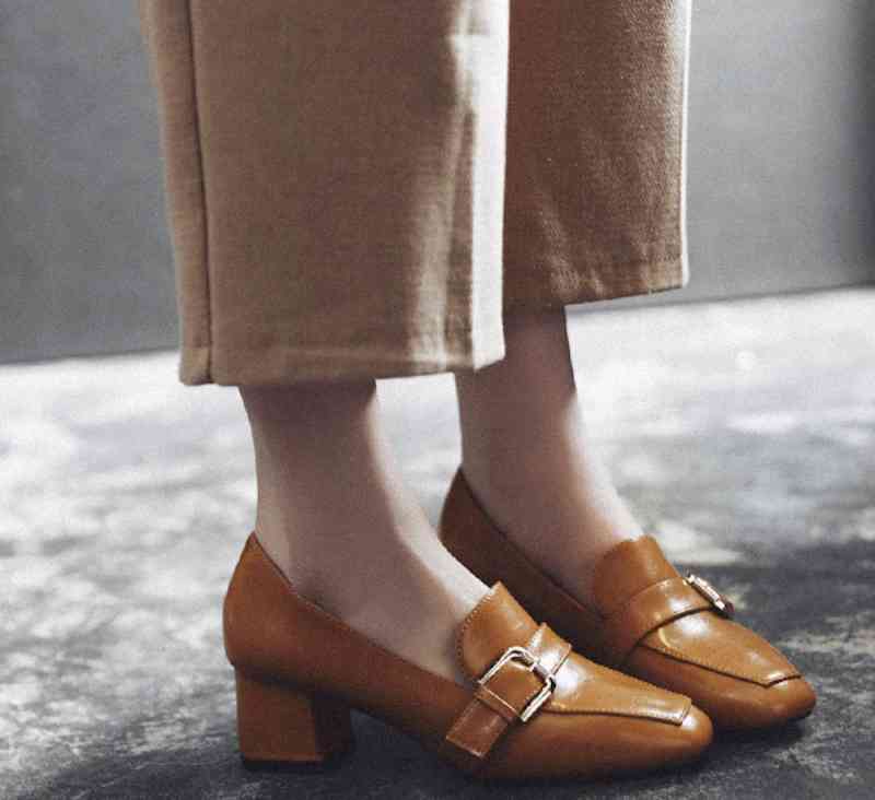 ローファー レディース レザー 冬 パンプス 靴 厚底 ローヒール フラットシューズ 幅広 痛くない 春 革靴 ビット ヒール バレエシューズ スリッポン スニーカー ブランド ブーツ 学生 黒 モカ