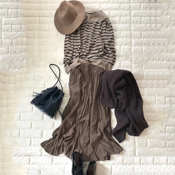 【新品殺到！】 ボーダーラウンドネックセーター＋ Aラインスカートワンピースセット