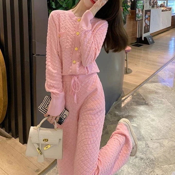 ハイエンドのカスタマイズ-Xiaoxiangfengニットワイドレッグパンツツーピーススーツ西洋風の小さなドレス年齢を減らす2025年初春の新しいスタイル