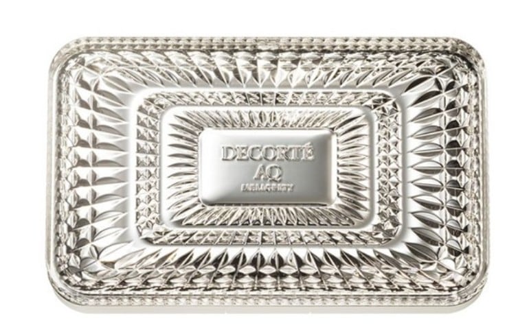 AQミリオーリティ トリートメント パウダー ファンデーション ケース1個