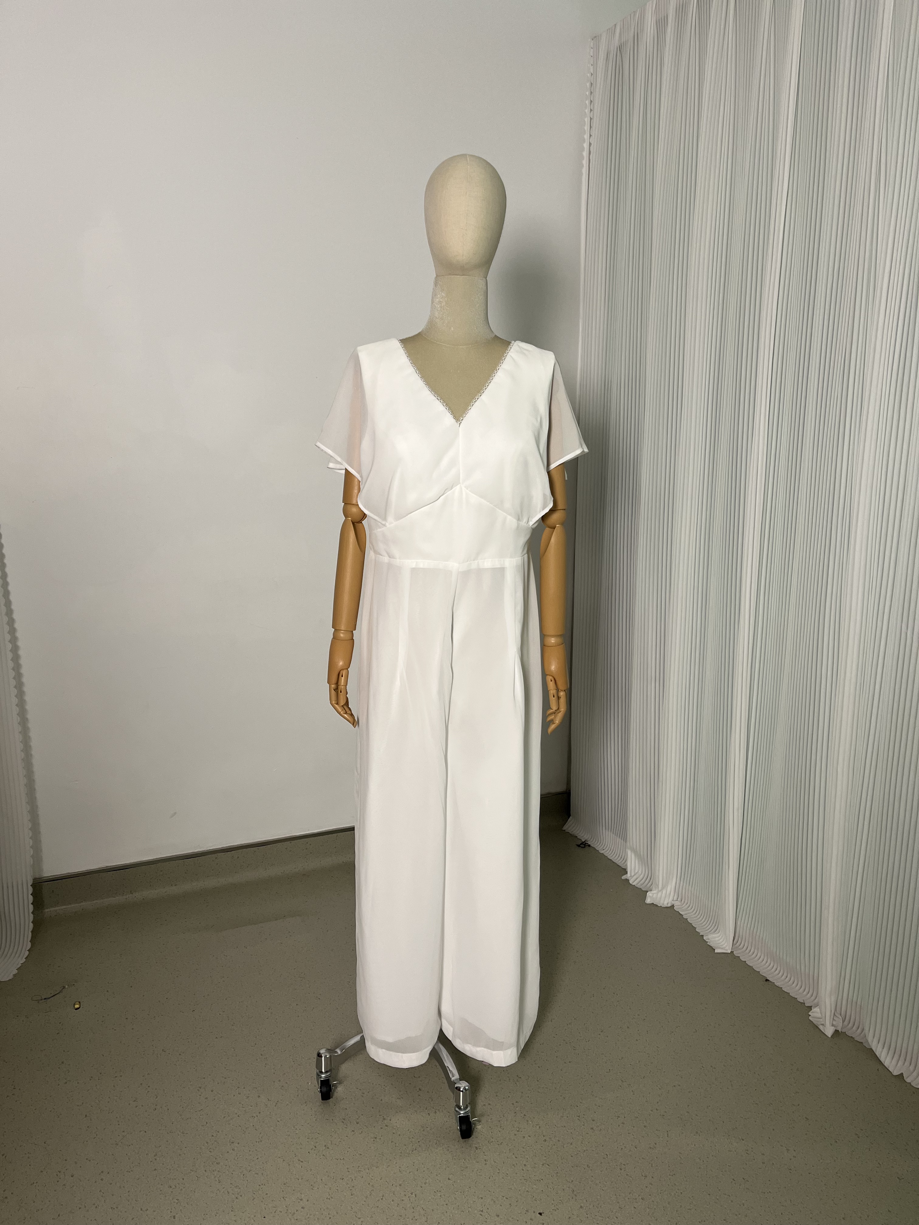 パーティードレス Vネック ふんわりシフォン シースルー袖 大きいサイズ 前撮り 発表会など パンツスーツ