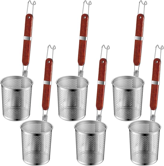 パスタクッカー ステンレススチールパスタバスケット 木製ハンドル付き キッチンメッシュ スパイダー パスタストレーナー スキマー 食品餃子 ヌードルストレーナー ブランチバスケット パスタ用 (レッド