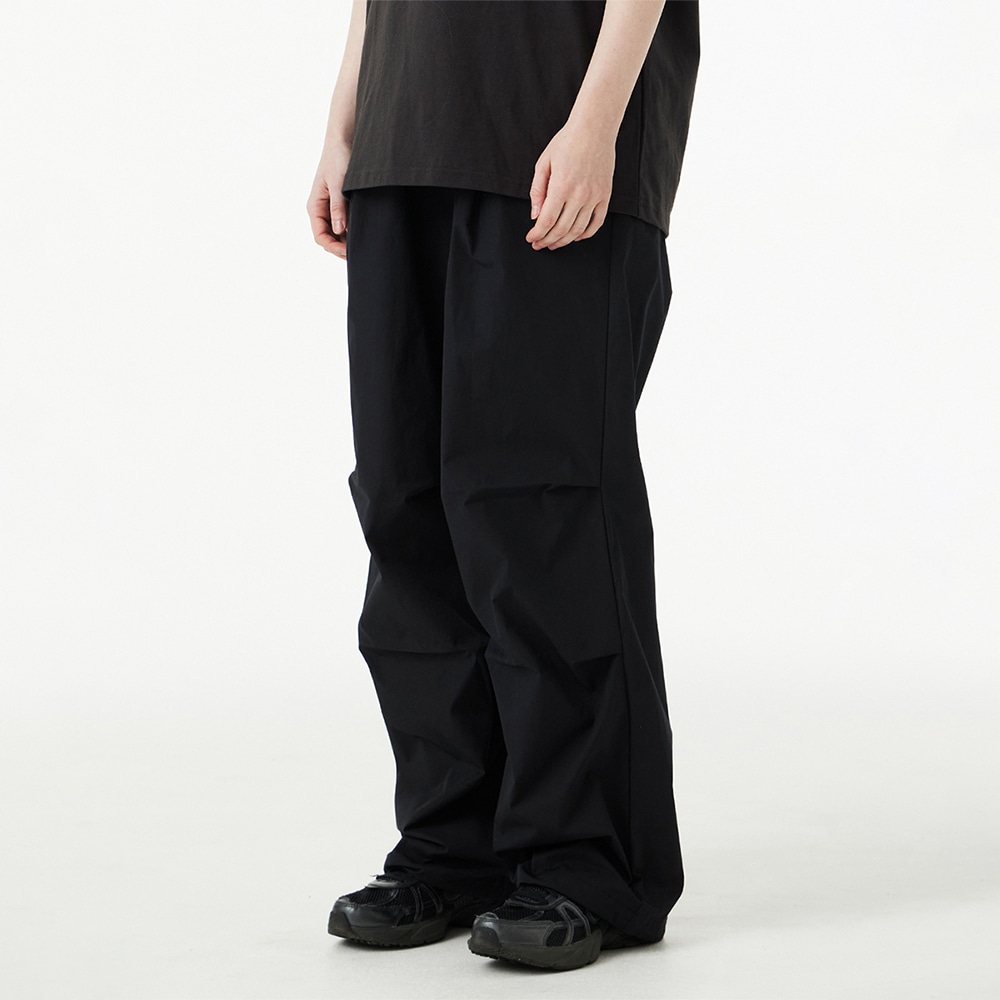 Waterproof One-Tuck Parasuit Wide Pants_Black
