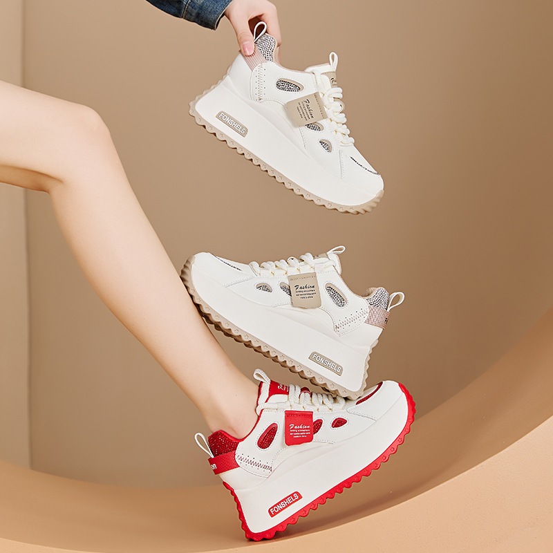 2025年春の新作本革ハイトップホワイトシューズ厚底で多機能なスポーツシューズ女性用ファッションスポーツシューズ