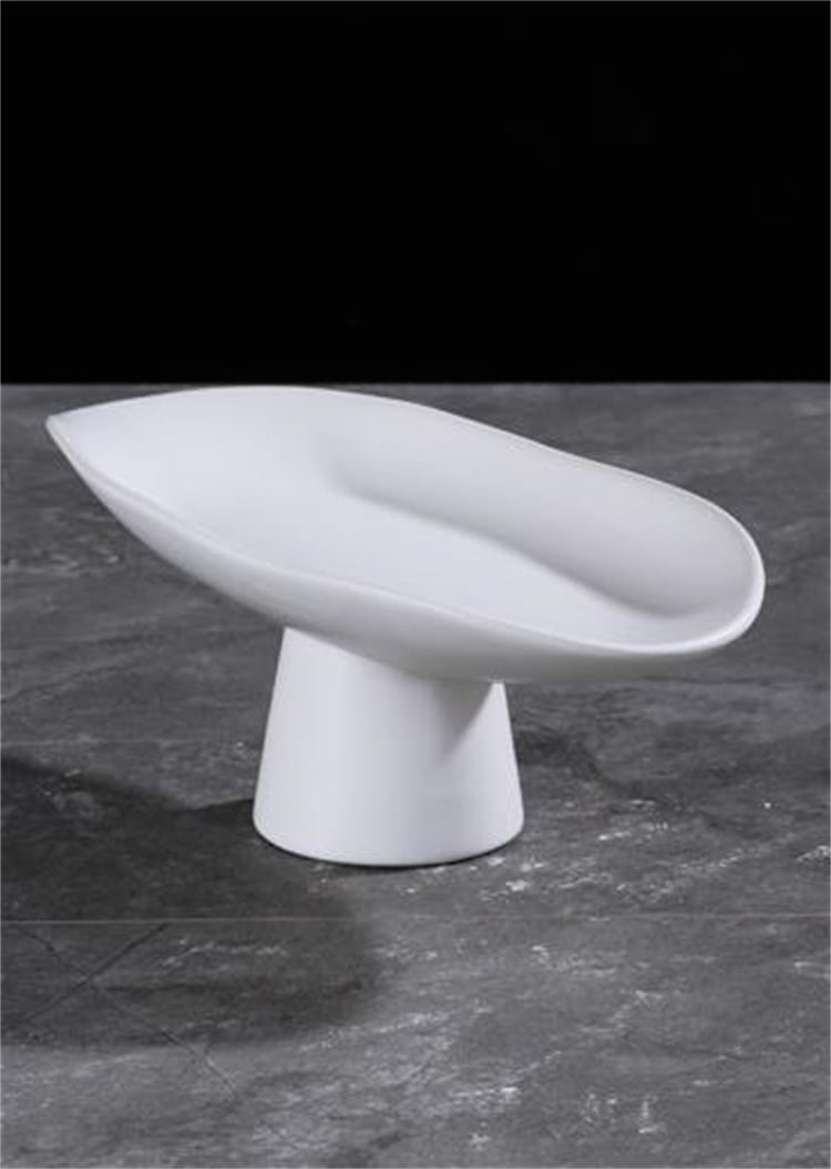 INSスタイル セラミック皿 果物皿 ソフト 現代 玄関 工芸 パーティー 美観 モデルルームアクセサリー シンプル 高脚皿 家庭