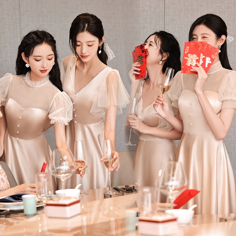 サテンのお供2025シャンパン色のイブニングドレスシンプルで気前の良い姉妹団は普段からドレスを着ることができます