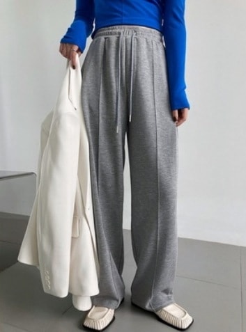 タック入りロングスウェットパンツ ボトム パンツ スウェット 伸縮生地 ウエストゴム ロング丈 かわいい 可愛い きれいめ シンプル カジュアル 上品 かっこいい 女子 ラフ 無地