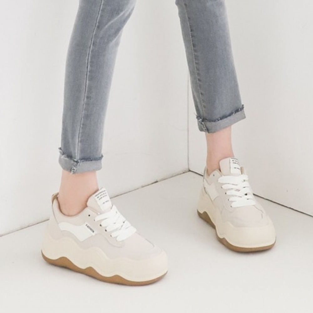 (Ninas Paris) ブラウンソール 4cm チャンキーヒールファッションスニーカー