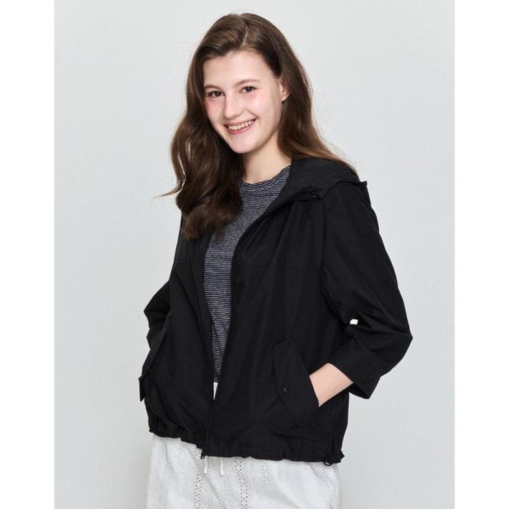 [25SS] ライトウェイトフード付きショートジャンパーブラック HSJU5B401BK 26,126円