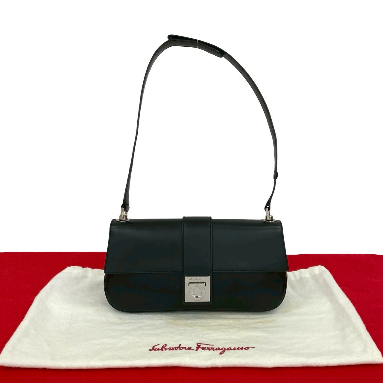 ガンチーニ 金具ショルダーバッグ レザー ブラック 86546 36,595円