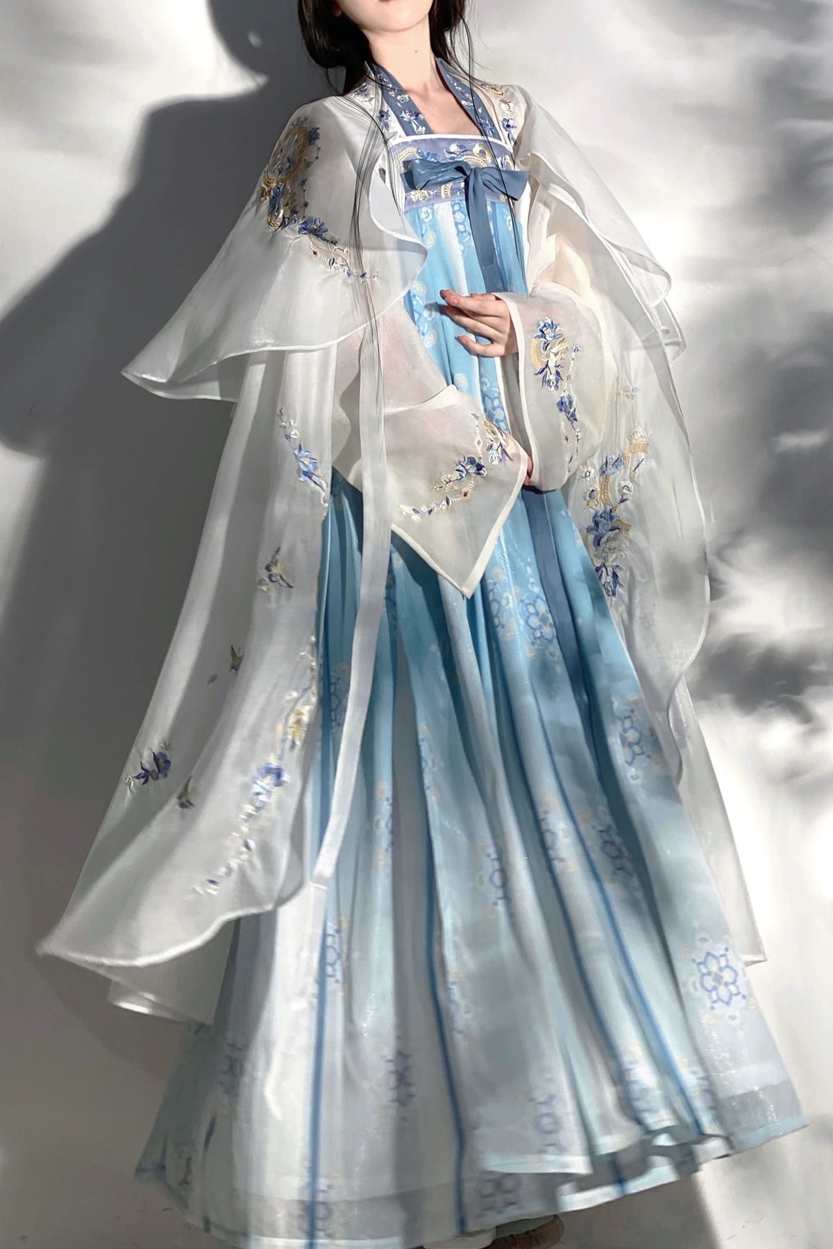 漢服女性蒙華胸丈アンダーシャツ厚手刺繍マント分割胸春夏デイリースーツ学生ワイド袖ハロウィンクリスマスパーティー仮装