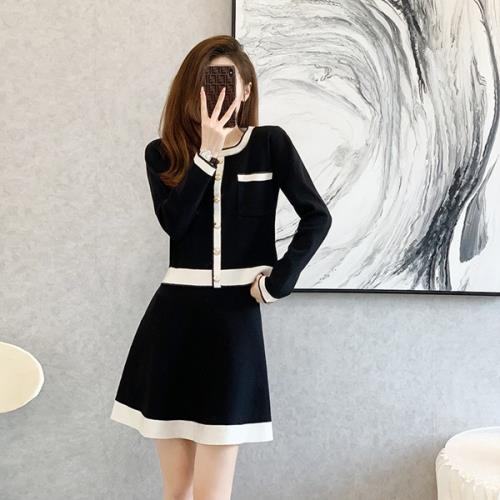 【急速出荷 2025年新作】セットアップ 2点セット ツーピース ワンピース 無地 ラウンドネック 春 秋 冬 長袖 ミニ丈 おしゃれ 可愛い 韓国 台形スカート ニット お嬢様 清楚 上品 フォーマ