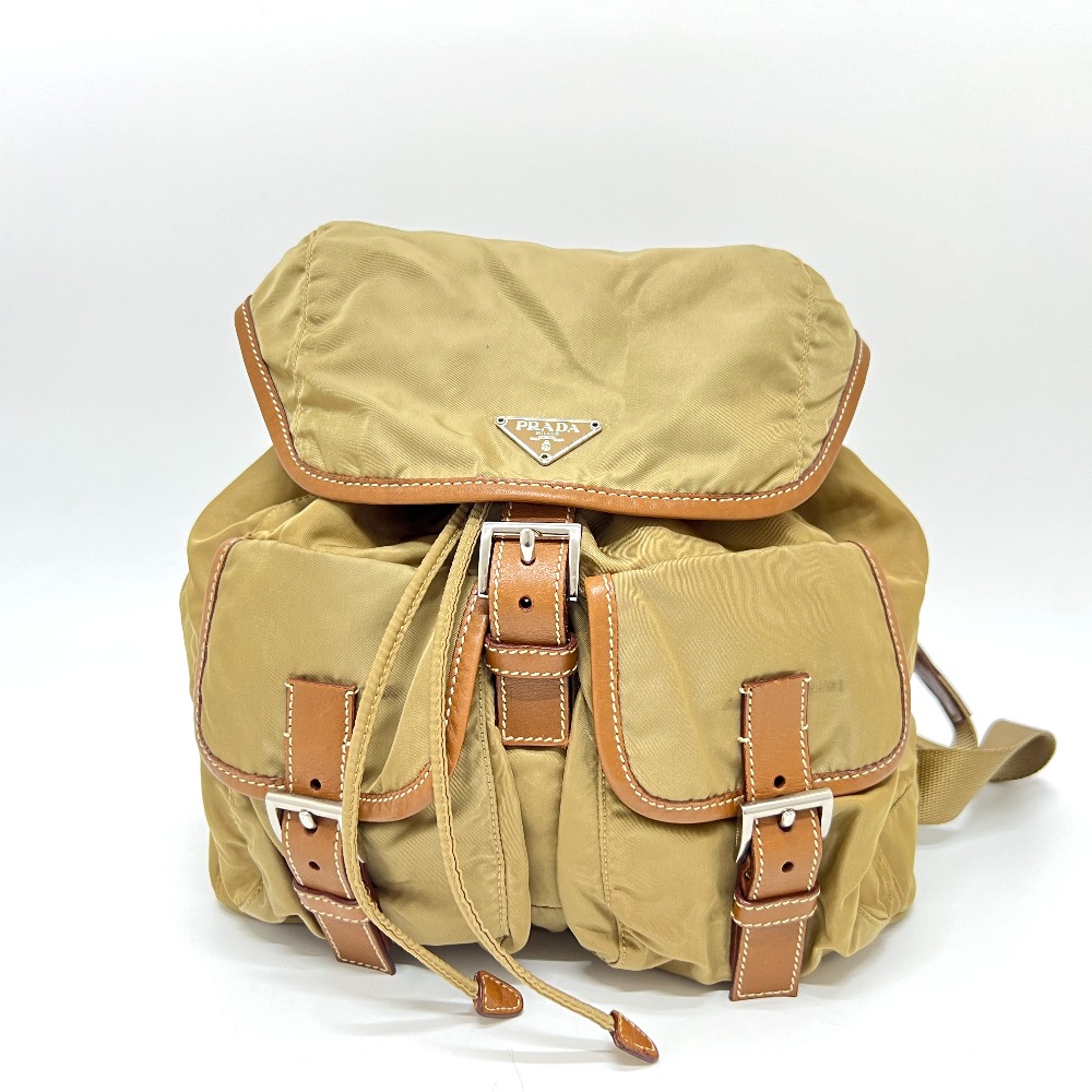 リュックサック ロゴプレート Wポケット リュックサック ナイロン ブラウン