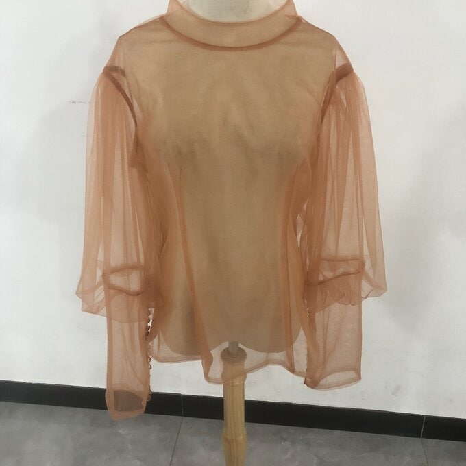 美品！ソフトチュール くるみボタ ふわふわ長袖 トップス