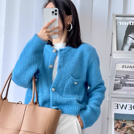 ニットカーディガン レディース カーディガン 羽織 ラウンドネック 長袖 ショート丈 フロントボタン ニット セーター ポケット カジュアル お出かけ おしゃれ ウール 秋冬 ファッション 女性