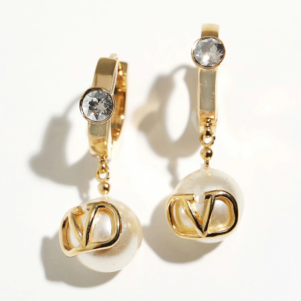 VALENTINO ヴァレンティノ フープピアス 3W2J0T76QVS レディース Vロゴ パール クリスタル装飾 アクセサリー Y49ピアス