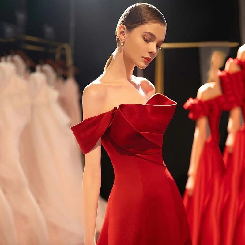 トーストウェア 2024 夏と秋のブライダルスリムセクシーなサテンワンショルダー婚約イブニングドレス女性のための