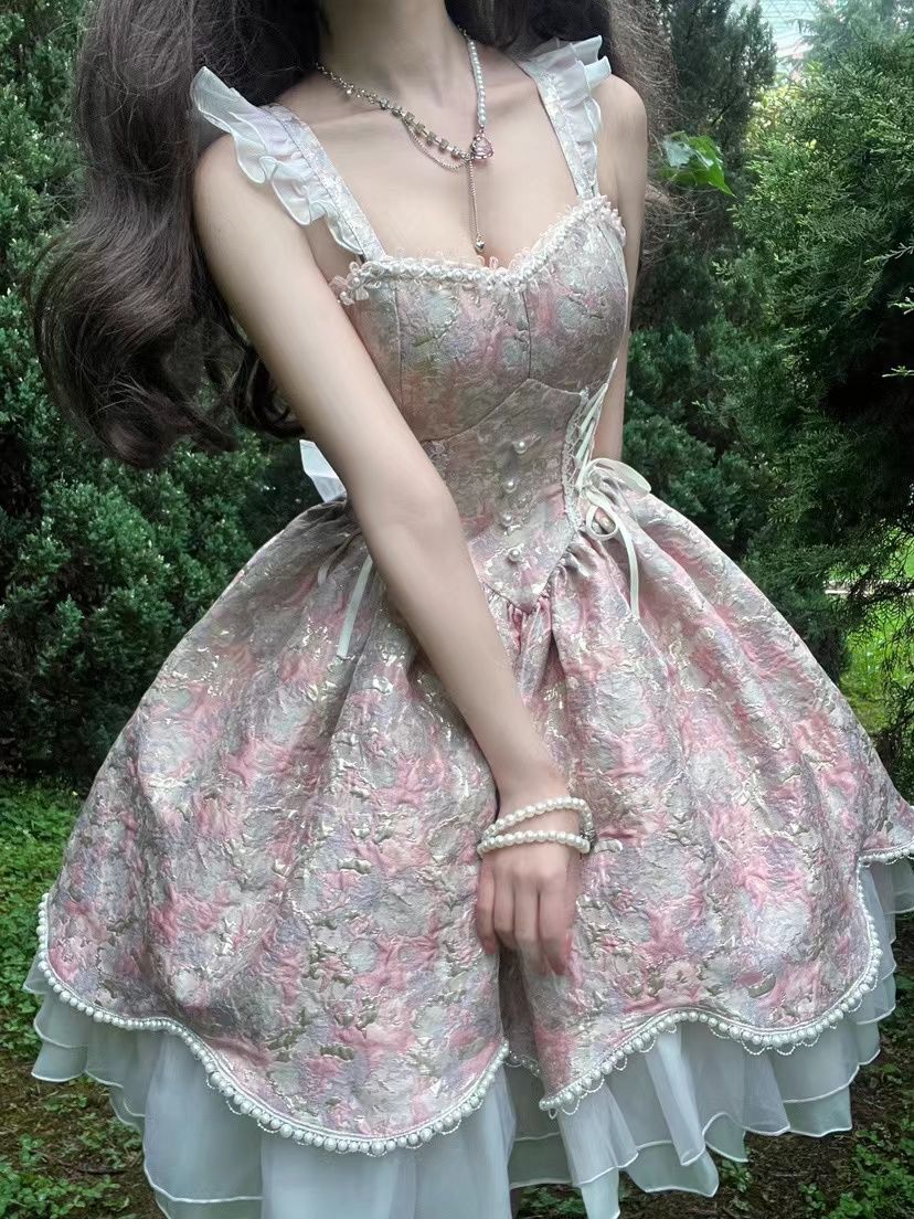 今年も！ロリータ ワンピース コスプレ プリンセスドレスサマーレースアップウエストとフライングスリーブおしゃれでオシャレなチュチュスカート感 メガ割